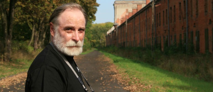DKK: Gdański pisarz z wizytą w bibliotece. Spotkanie ze Stefanem Chwinem