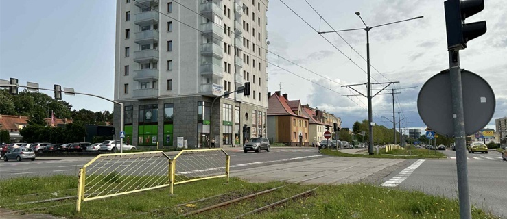 Przebudowa torowiska na skrzyżowaniu ul. Płk Dąbka i Al. Piłsudskiego – zmiany w organizacji ruchu i komunikacji