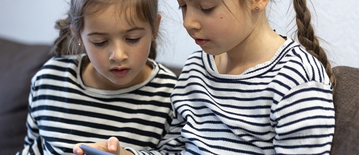 Czy telefon dla dziecka może wpłynąć pozytywnie na jego rozwój?