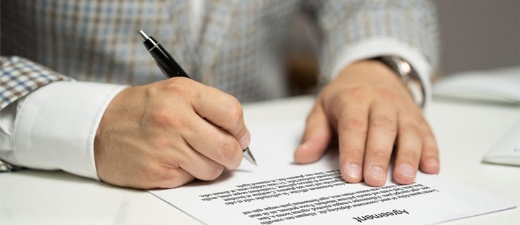 Umowa o zachowaniu poufności – co warto o niej wiedzieć?