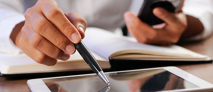 Bezpieczne podpisywanie umów online. Jak działa e-podpis Szafir?