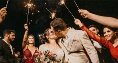 Zimne ognie na weselu - jakie wybrać, kiedy użyć i inne praktyczne porady