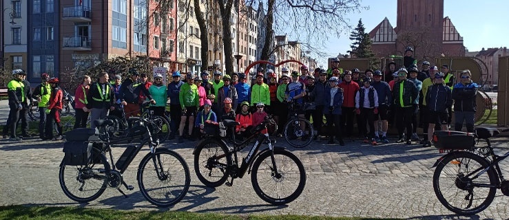 Rowerem na wieżę lotniskową nad Nogatem