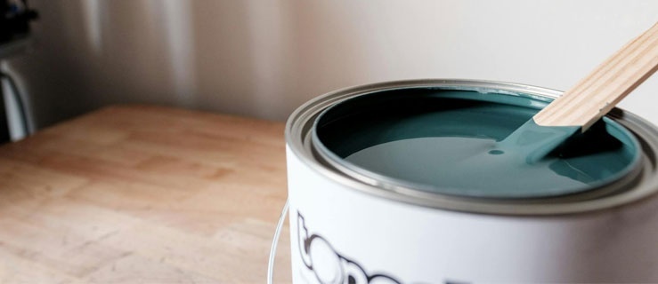 Trwała farba do płytek – rodzaje, właściwości i sekrety skutecznej aplikacji