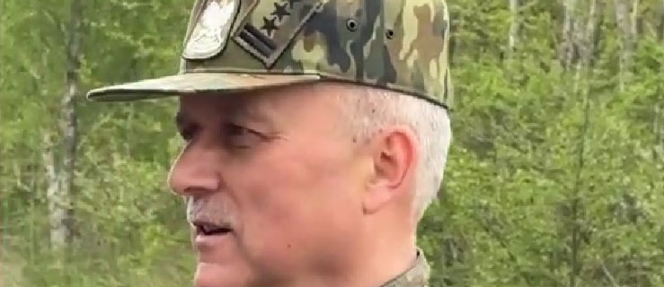 Studenci na drogowym przejściu granicznym w Grzechotkach
