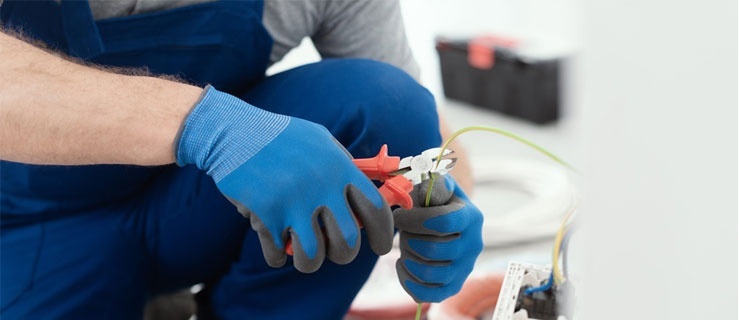 Praca elektryka w praktyce – czego trzeba się nauczyć, zanim zaczniesz?