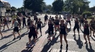 Wakacyjna zumba na Placu Katedralnym