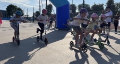 Na rowerkach i hulajnogach po medal