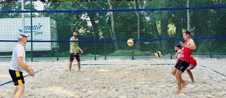 Siatkówka plażowa w Parku Wodnym Dolinka