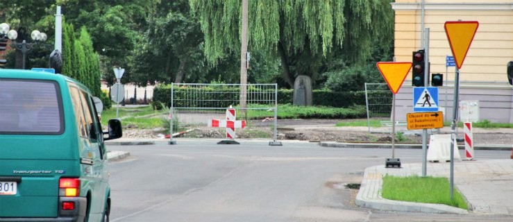 Ulewa dała się we znaki na remontowanych odcinkach dróg