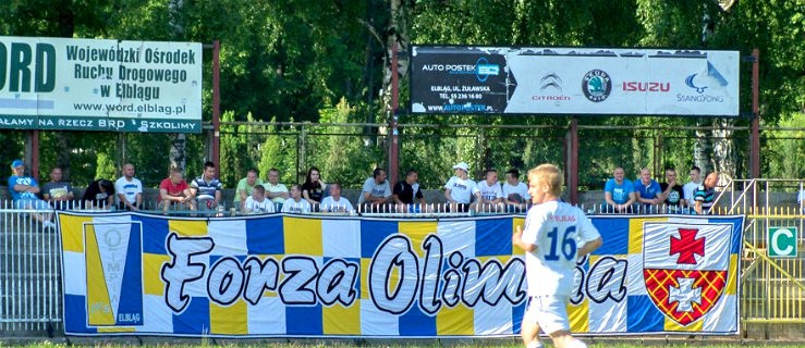 Burdy kibiców w przerwie meczu Olimpia – Chrobry