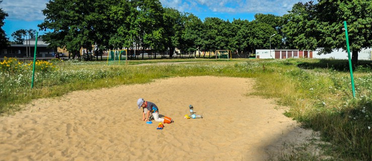 Czy zapomniany plac zabaw przy ul. Lotniczej wróci do stanu świetności?