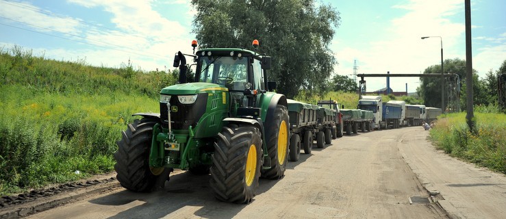 Kilkugodzinne kolejki do elewatora. Kierowcy tracą nerwy