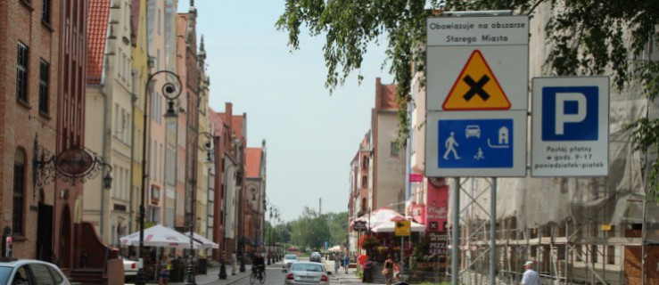 nieRównorzędne skrzyżowania na starówce