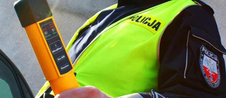 Pijany i bez prawa jazdy uciekał przed policją