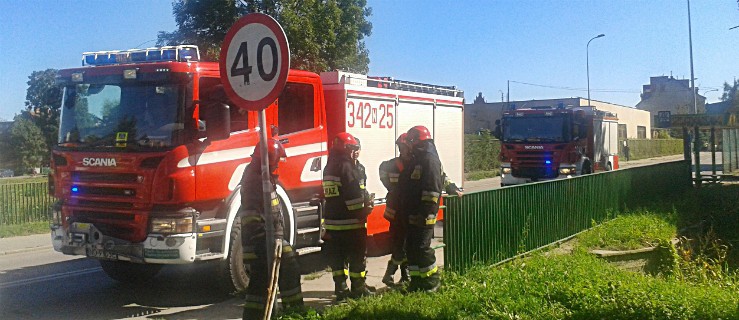 Wypadek na Grochowskiej. Zderzenie dwóch samochodów