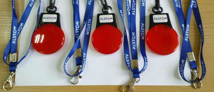 Alstom przekazał odblaski dla najmłodszych uczniów