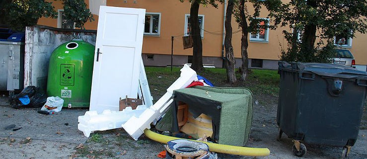 Daj znać: mieszkańcy ulicy Brzeskiej mają dość brudu na ich ulicy