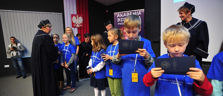 Dzieci na uczelni. Akademia PWSZ rozpoczęta 