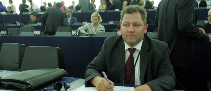 Europoseł Krzysztof Lisek ofiarą włamania. Czy założono podsłuch?