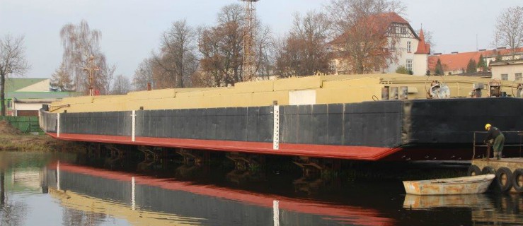 W Elblągu zwodowano największą barkę