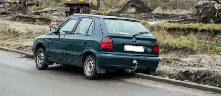 Po naszej interwencji: samochód usunięto z drogi