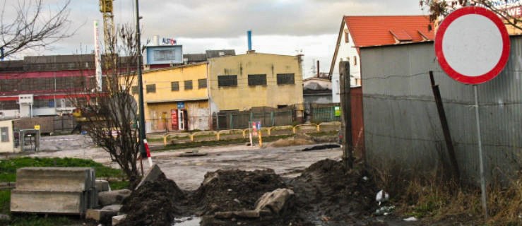 Przeszkoda na Browarnej już zniszczona