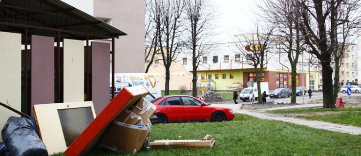 Elbląg powoli zaczynać tonąć w śmieciach. Kto to posprząta?