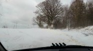 Bardzo trudne warunki drogowe. Coraz więcej ludzi bez prądu