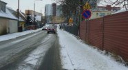 Uwaga na chodnikach! Lód i śnieg zmorą pieszych