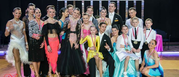 Tancerze klubu Jantar z medalami
