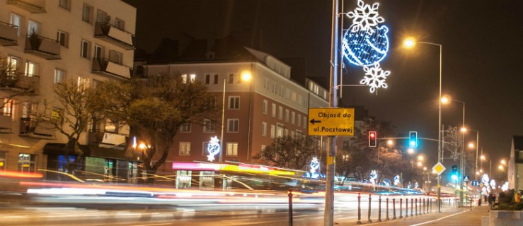 Elbląg już bardzo świąteczny. Tak wygląda nasze miasto nocą