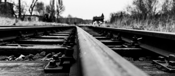 Kolej Nadzalewowa niszczeje z dnia na dzień. Czy będziemy mieli okazję jeszcze przejechać się tą trasą?