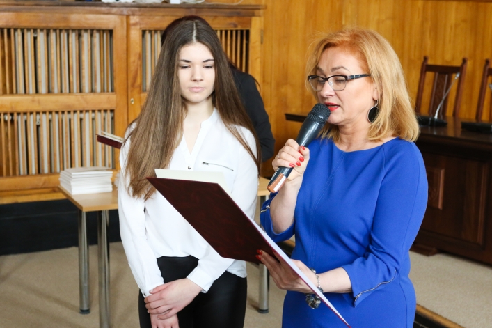 90 uczniów otrzymało stypendia Prezydenta – zobacz zdjęcia