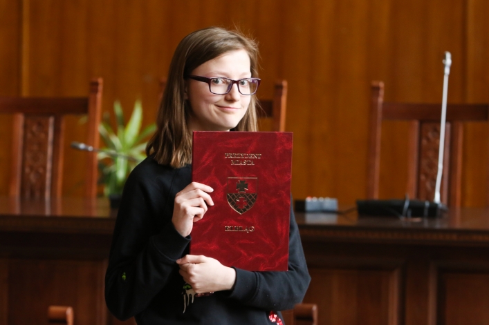 90 uczniów otrzymało stypendia Prezydenta – zobacz zdjęcia