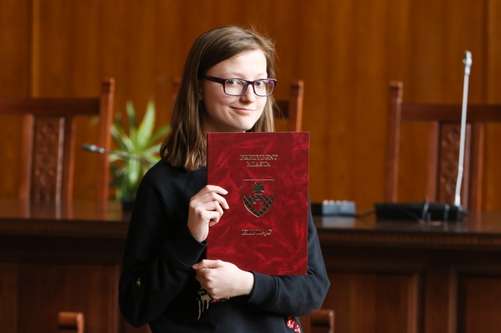 90 uczniów otrzymało stypendia Prezydenta – zobacz zdjęcia