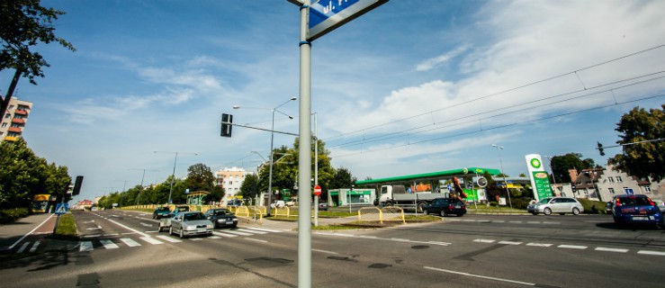 Wiaty przystankowe zasłaniają widoczność. Może być groźnie