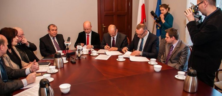 Podpisanie umowy z wykonawcą Centrum Rekreacji Wodnej