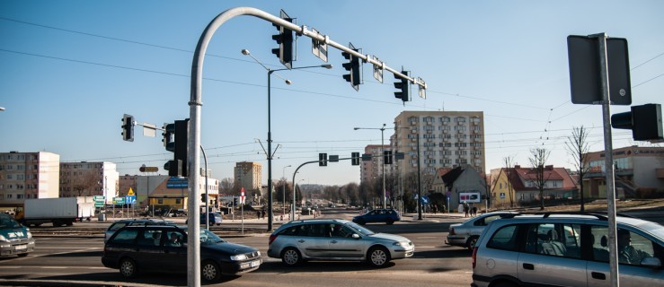 Zatłoczone skrzyżowanie przy Światowidzie. Przejazd trwa 5 minut