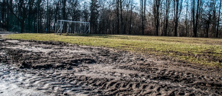 Daj znać: Zniszczone boisko do piłki nożnej na Osiedlu Zawada