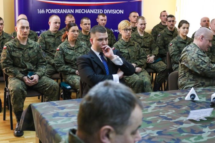 Afganistan połączył się z Elblągiem – Macierewicz o zmianach w wojsku