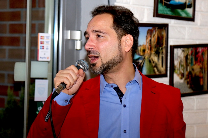 Alberto Amati zaśpiewał w Amore Mio