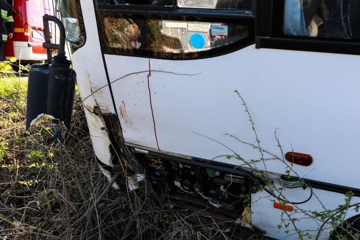 Autobus wypadł z drogi. 8 osób rannych