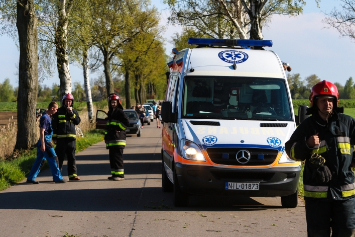 Autobus wypadł z drogi. 8 osób rannych