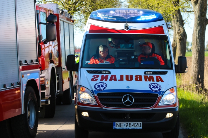 Autobus wypadł z drogi. 8 osób rannych