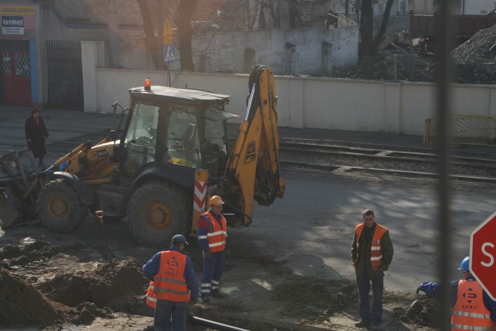 Awaria kanalizacji na Jaśminowej. Ulica częściowo zamknięta do jutra