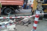 Awaria wodociągu. Woda rozsadziła asfalt