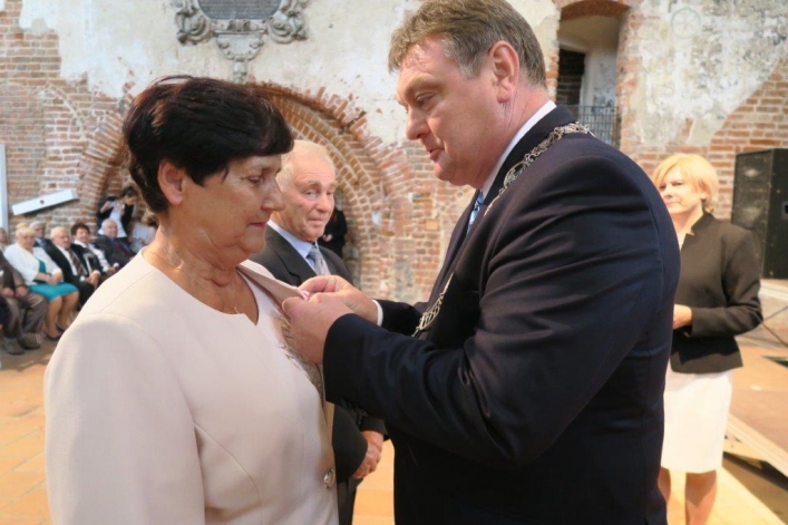 Aż 30 par uroczyście świętowało w Galerii El jubileusz 50-lecia zawarcia związku małżeńskiego (+ zdjęcia)