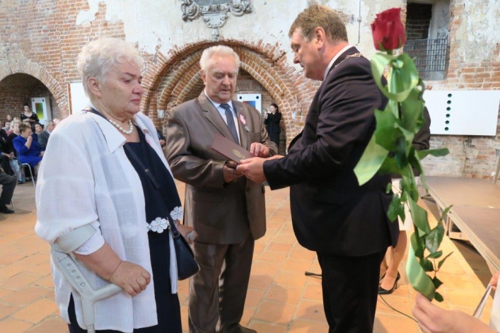 Aż 30 par uroczyście świętowało w Galerii El jubileusz 50-lecia zawarcia związku małżeńskiego (+ zdjęcia)