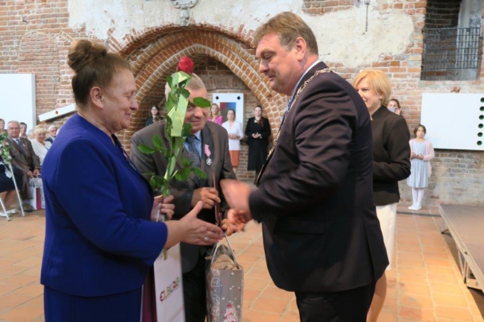 Aż 30 par uroczyście świętowało w Galerii El jubileusz 50-lecia zawarcia związku małżeńskiego (+ zdjęcia)